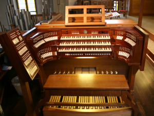 Orgelspieltisch auf der Empore